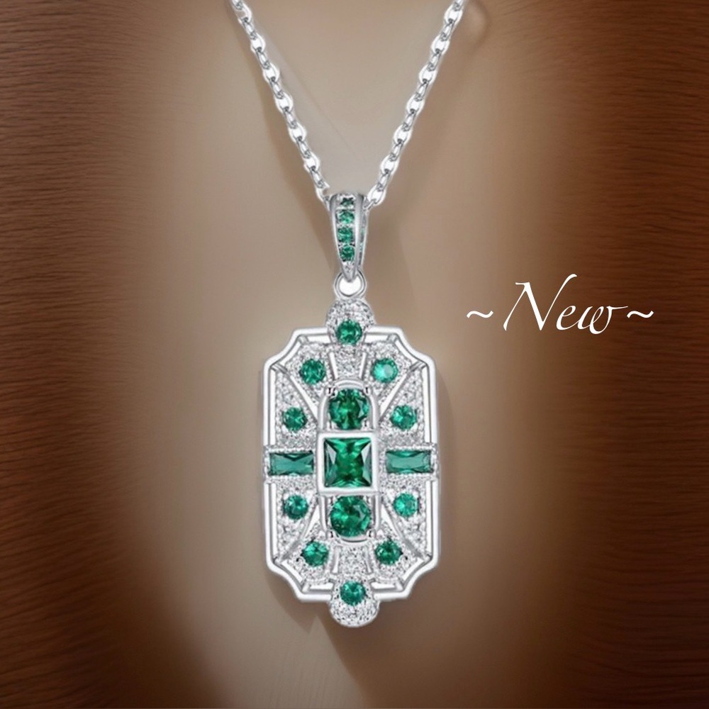 Princess Cut Silver Tone Green Cubic Zirconia Pendant Necklace 🌿🆕🌿